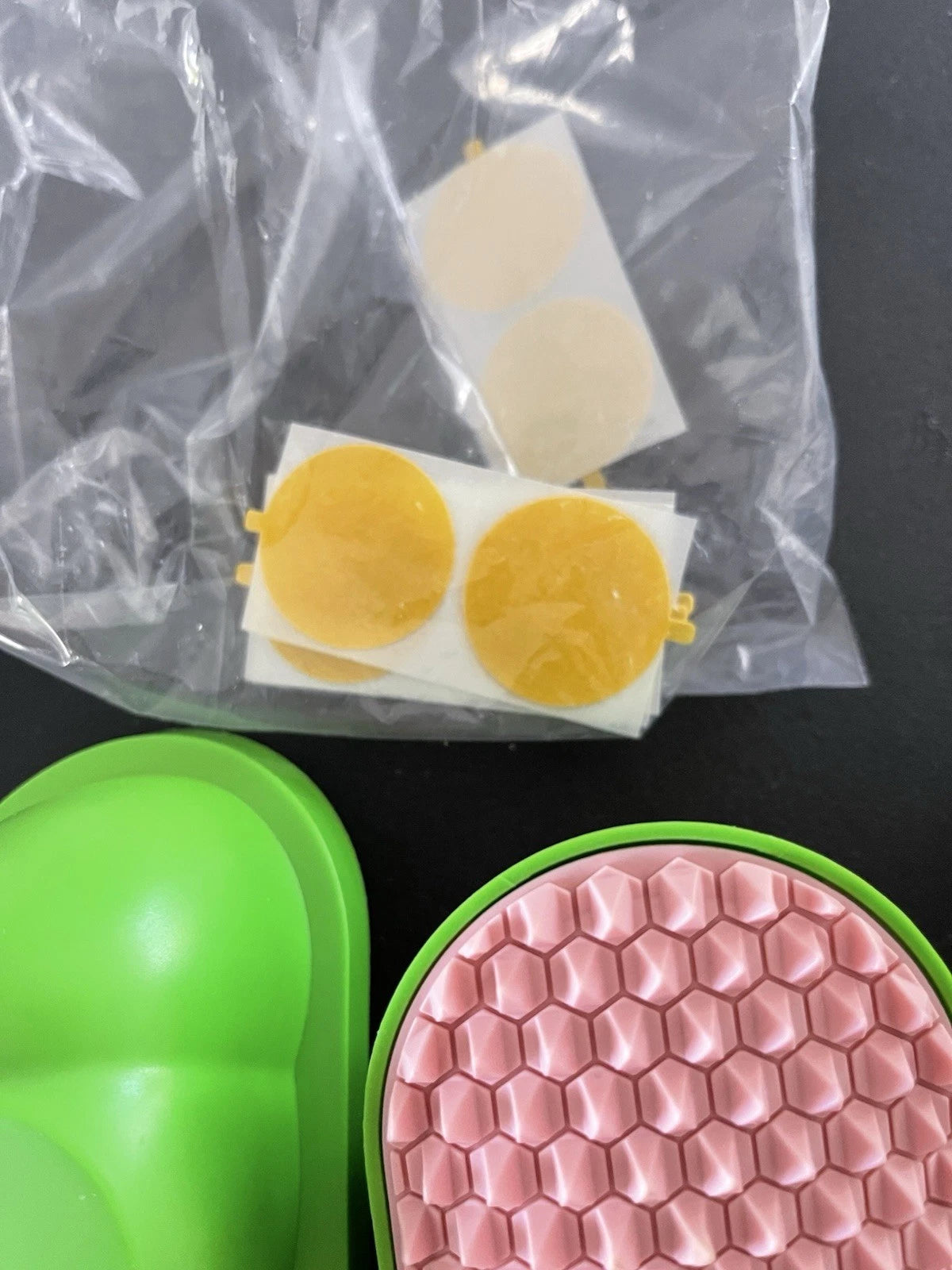 2pcs Wall Sticky Licking Ball Toys Wall Self Massage Comb Scratchers for