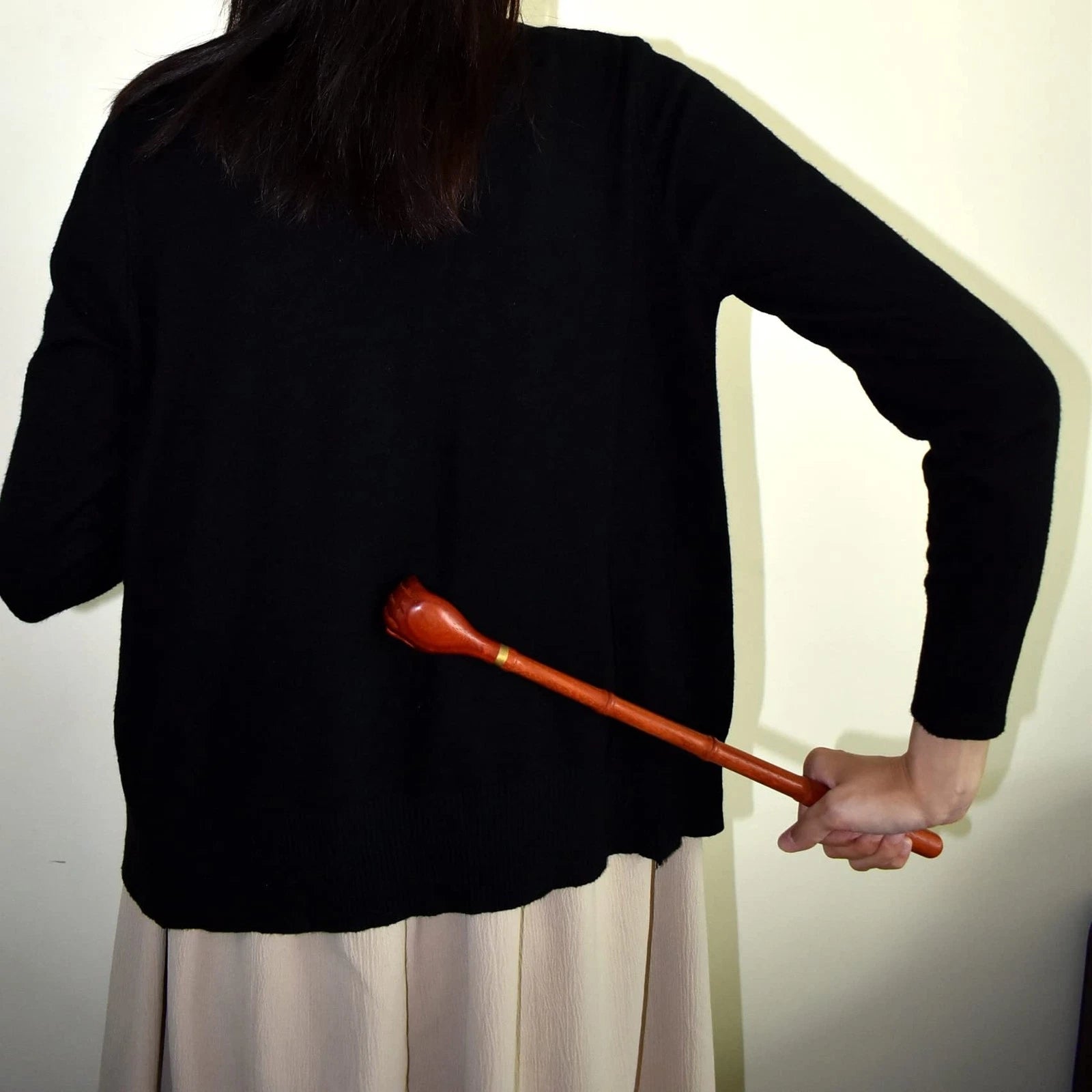 Redwood Back Scratcher, Simulate Hand Shape to Solve Back Itching (16 inches)