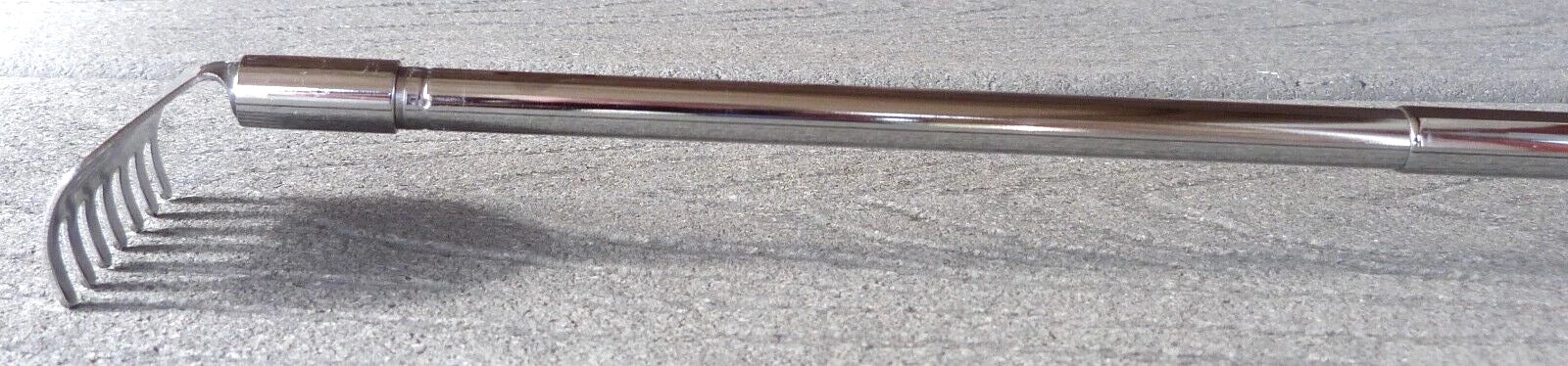 Telescoping Back Scratcher wood handle metal arm & 7-finger scratching hand