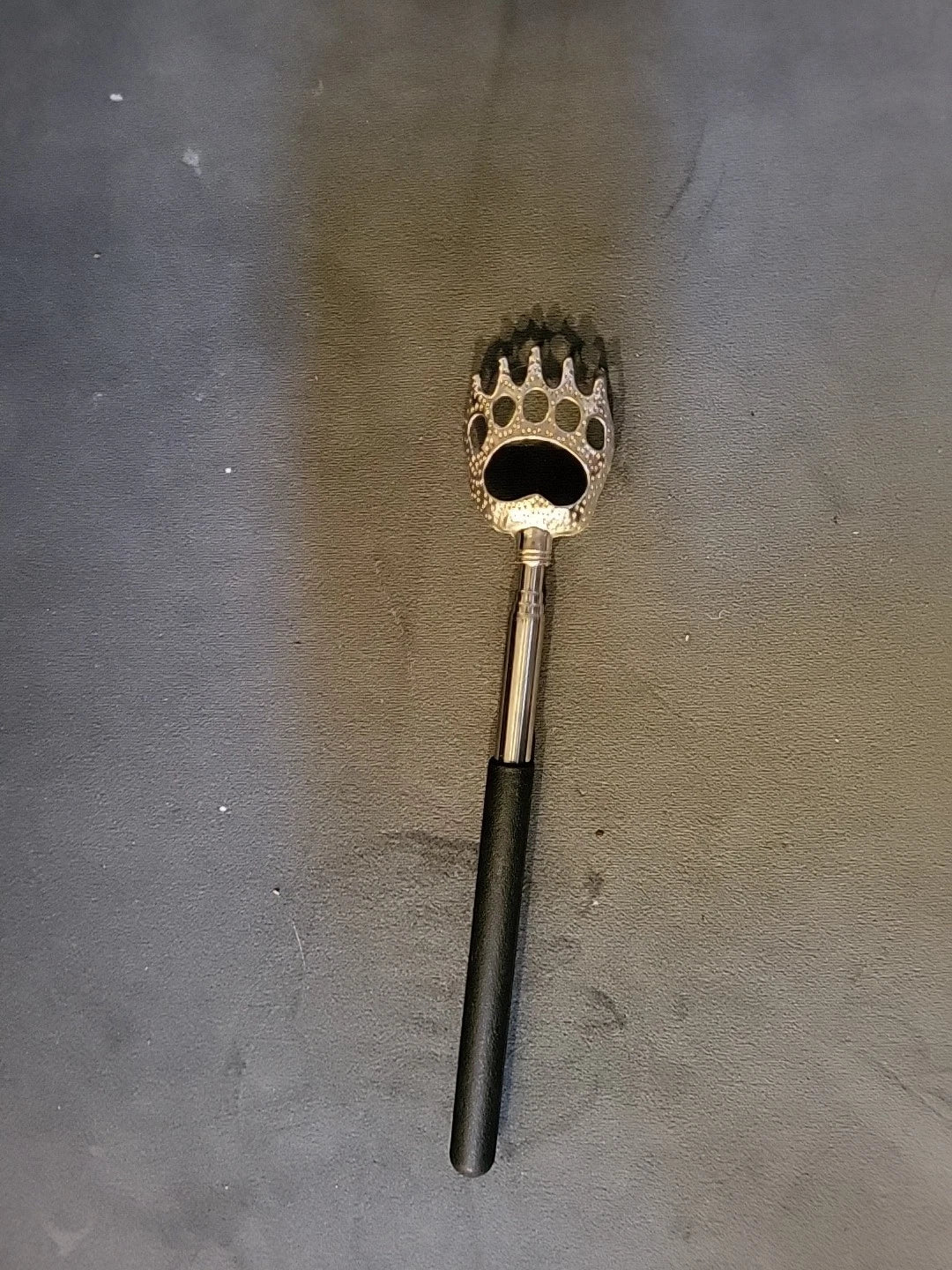 D.M. Merchandising ‎Bear-CLAW Back Scratcher telescoping from 8.5”-23” black